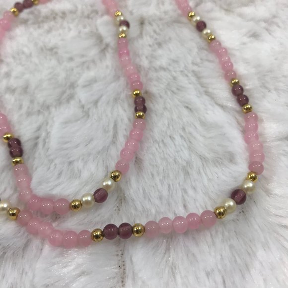 Dainty little beaded necklace - Picture 2 of 5